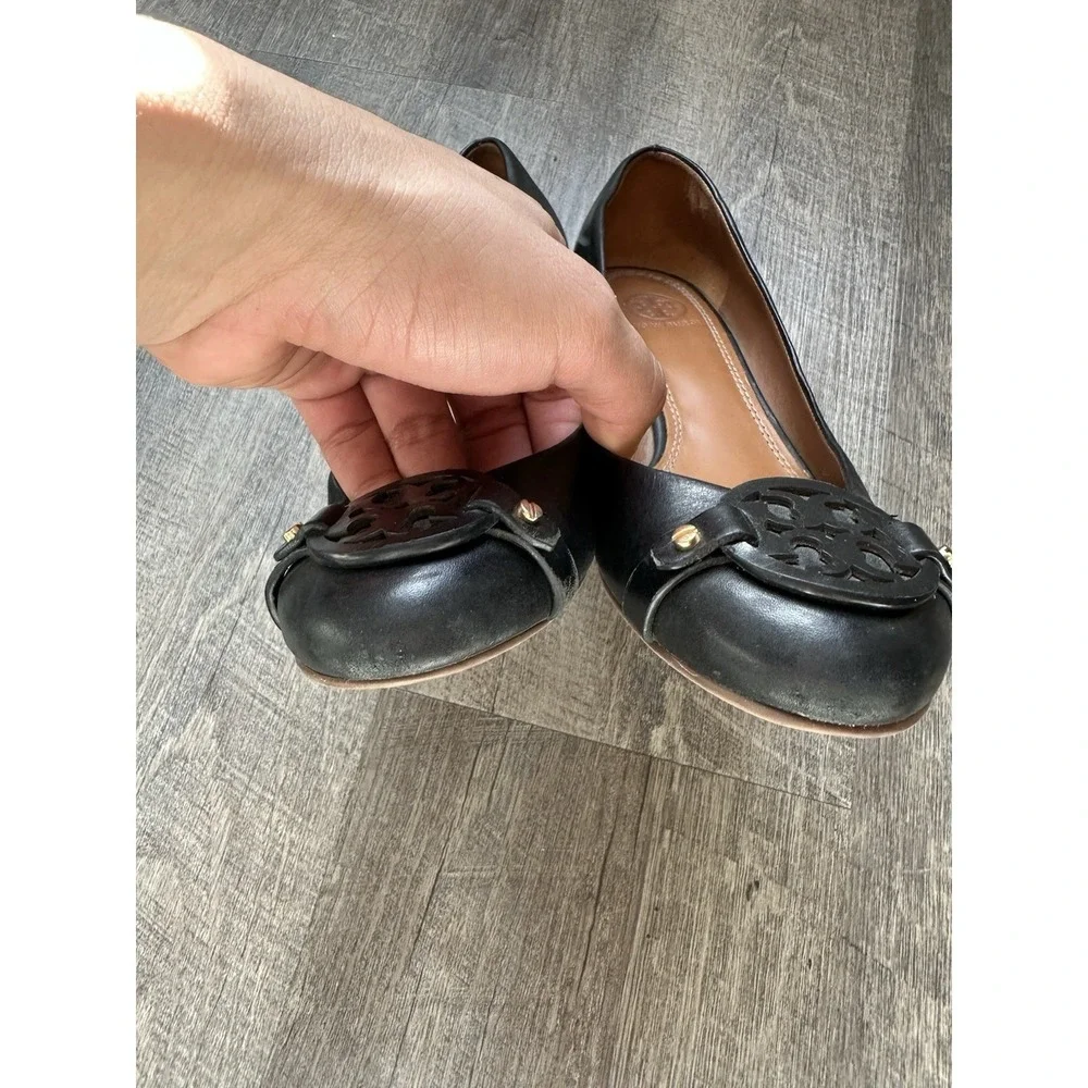Tory Burch Women's Mini Miller Black Wedge Leather Logo Pump Size: 8M EUC++++++‎